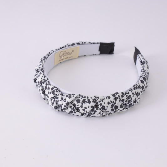 Monochrom Floral Twist